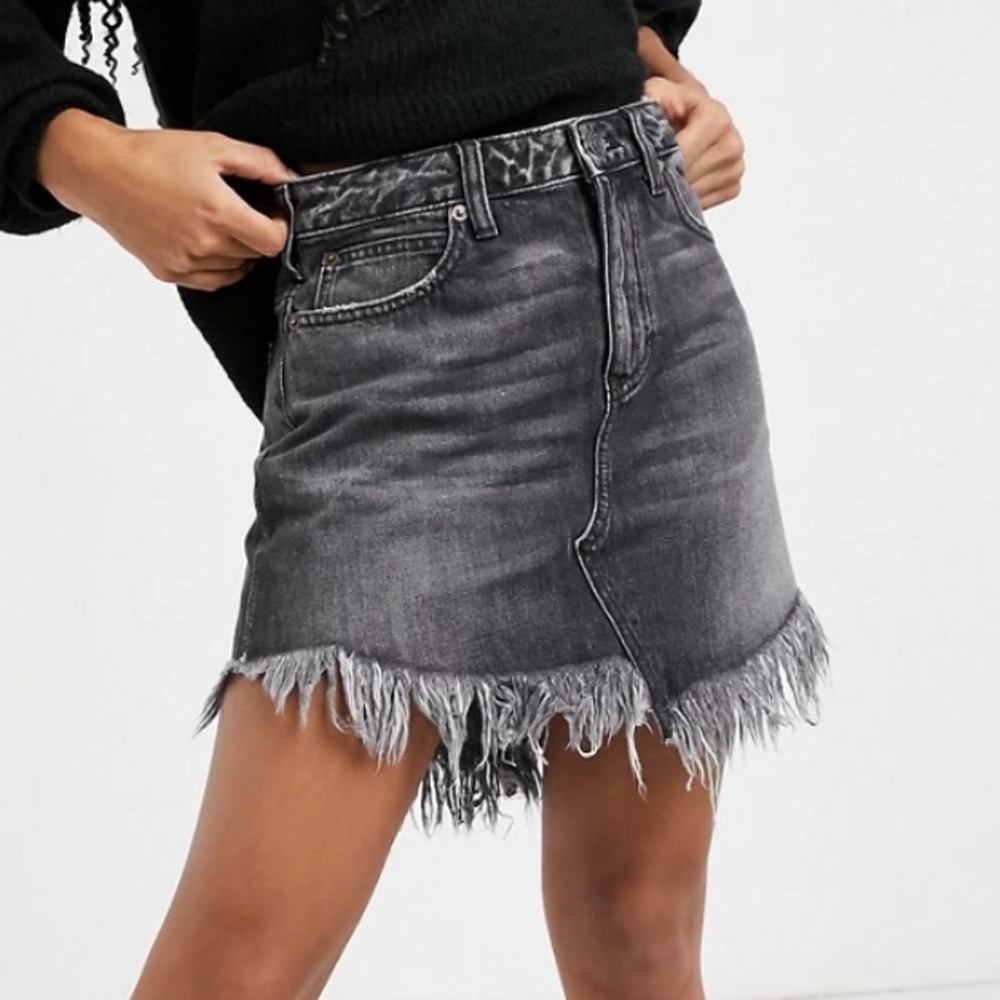 We The Free Bailey Frayed Denim Mini Skirt Size 24